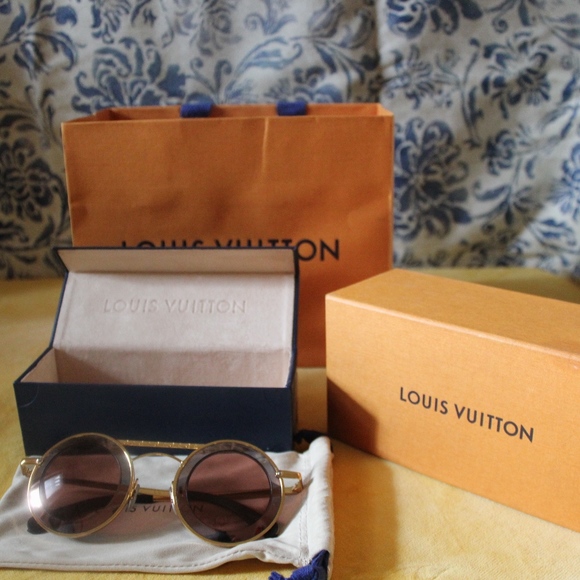 Louis Vuitton Spring 2016 Women's Sunglasses - Picture 7 of 8